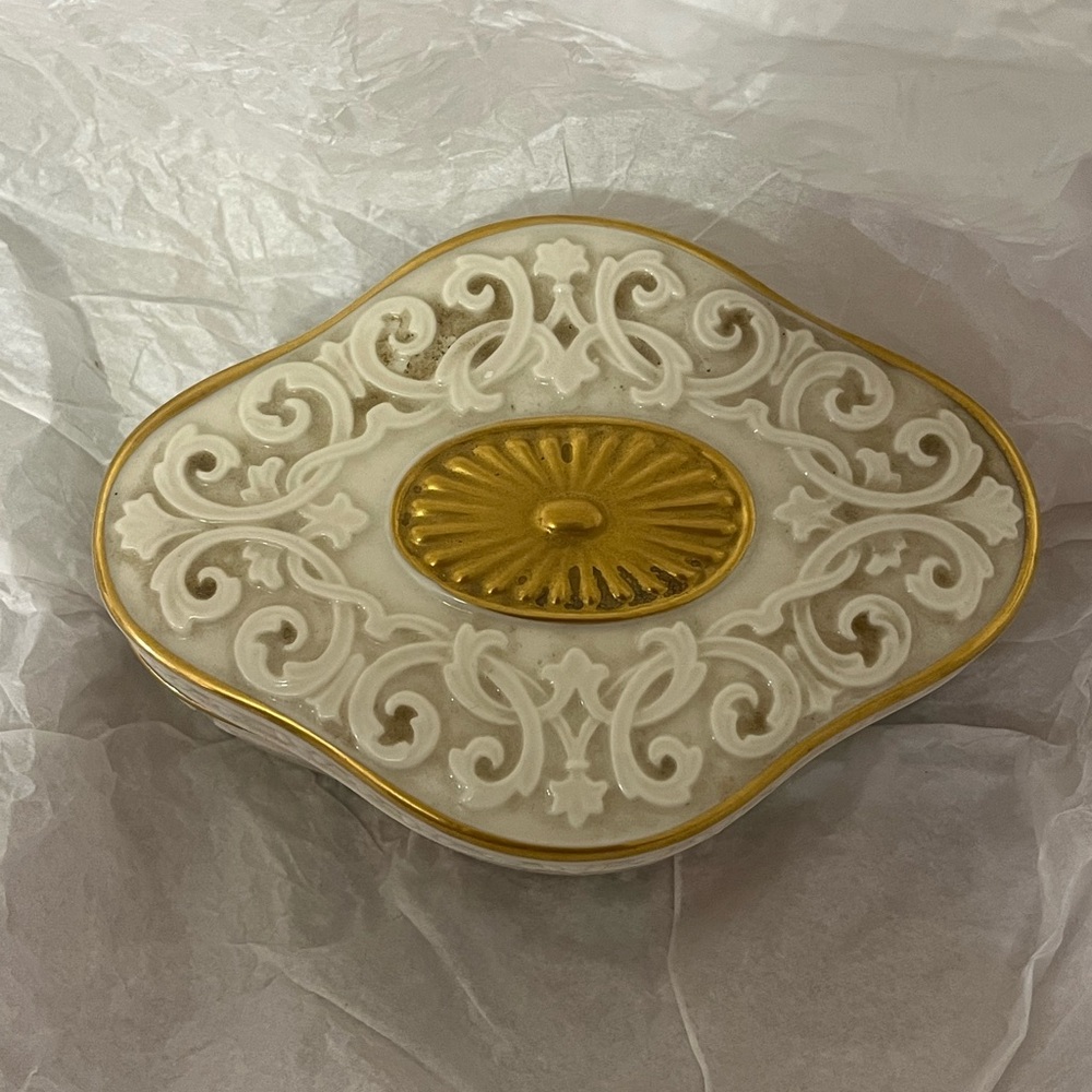 Lenox Cream and Gold Decorative Piece